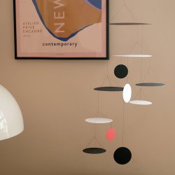 UFO Mobile, sort-hvid-rd