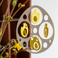 Easter Egg w. 4 chicken