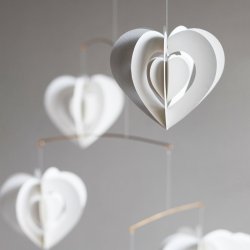 Clara Heart Mobile, white
